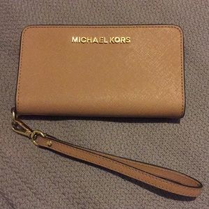 Michael Kors Wristlet Wallet